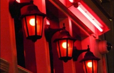 В Казани предложили открыть улицу Красных фонарей