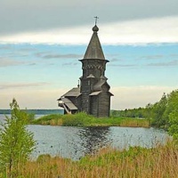 Успенская церковь (1774 г.) на берегу Онежского озера