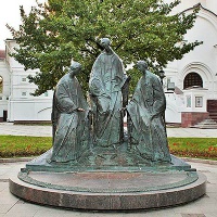 Ярославль. Скульптура «Троица Ветхозаветная»