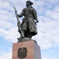 Иркутск. Памятник основателям города