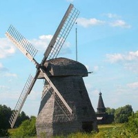 Витославлицы. Ветряная мельница в музее деревянного зодчества