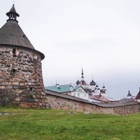Стены и башни Соловецкого кремля