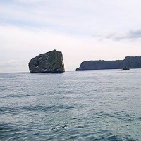Остров Бабушкин камень в Тихом океане1