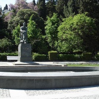 Ялта. Памятник А.П. Чехову в Приморском парке