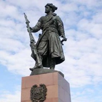 Иркутск. Памятник основателям города