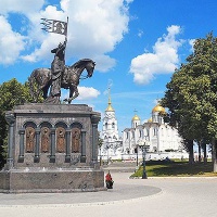 Владимир. Памятник основателям города