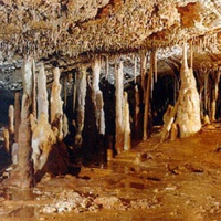 Пещера «Мраморная», сталактиты и сталагмиты