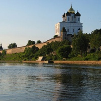 Псков. Вид на Кремль с берегов реки Великой