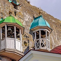Инкерманский Свято-Климентовский монастырь. Звонницы пещерных храмов