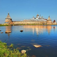 Большой Соловецкий остров. Вид на Соловецкий Кремль с берегов Святого озера