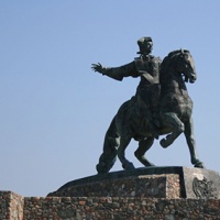 Балтийск. Елизаветинский форт. Конный памятник царице Елизавете Петрвоне