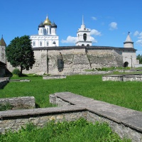 Псков. Руины Довмонтова города, перед Псковским Кремлем