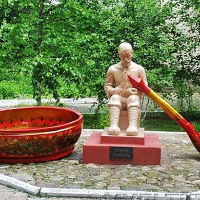 Семёнов. Памятник Хохломе