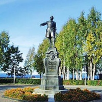 Петрозаводск. Памятник Петру Великому - основателю Петрозаводска