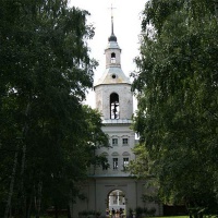 Богородицк. Дворец-музей графов Бобринских. Главная аллея