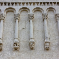 Боголюбово. Церковь Покрова на Нерли. Украшения на фасаде