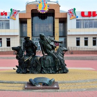 Курск. Памятник клоунам Ю. Никулину и М. Шуйдину