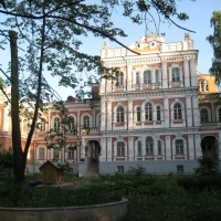 Бывший загородный дворец Елизаветы Петровны. Москва, Сокольники