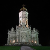 Церковь Знамения, вид ночью