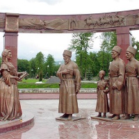 Владикавказ. Памятник Екатерине II. Композиция «Вручение верительных грамот»