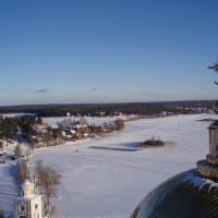 Вид на Селигер зимой с монастырской колокольни