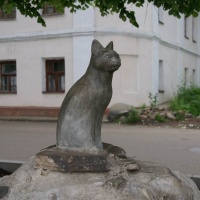 Памятник кошки на набережной Плеса