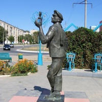 Элиста. Памятник Остапу Бендеру