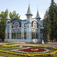 Пятигорск. Парк «Цветник». Лермонтовская галерея