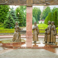 Владикавказ. Памятник Екатерине II. Композиция «Вручение верительных грамот»