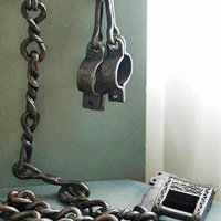 Чердынь. Краеведческий музей. Оковы боярина Романова