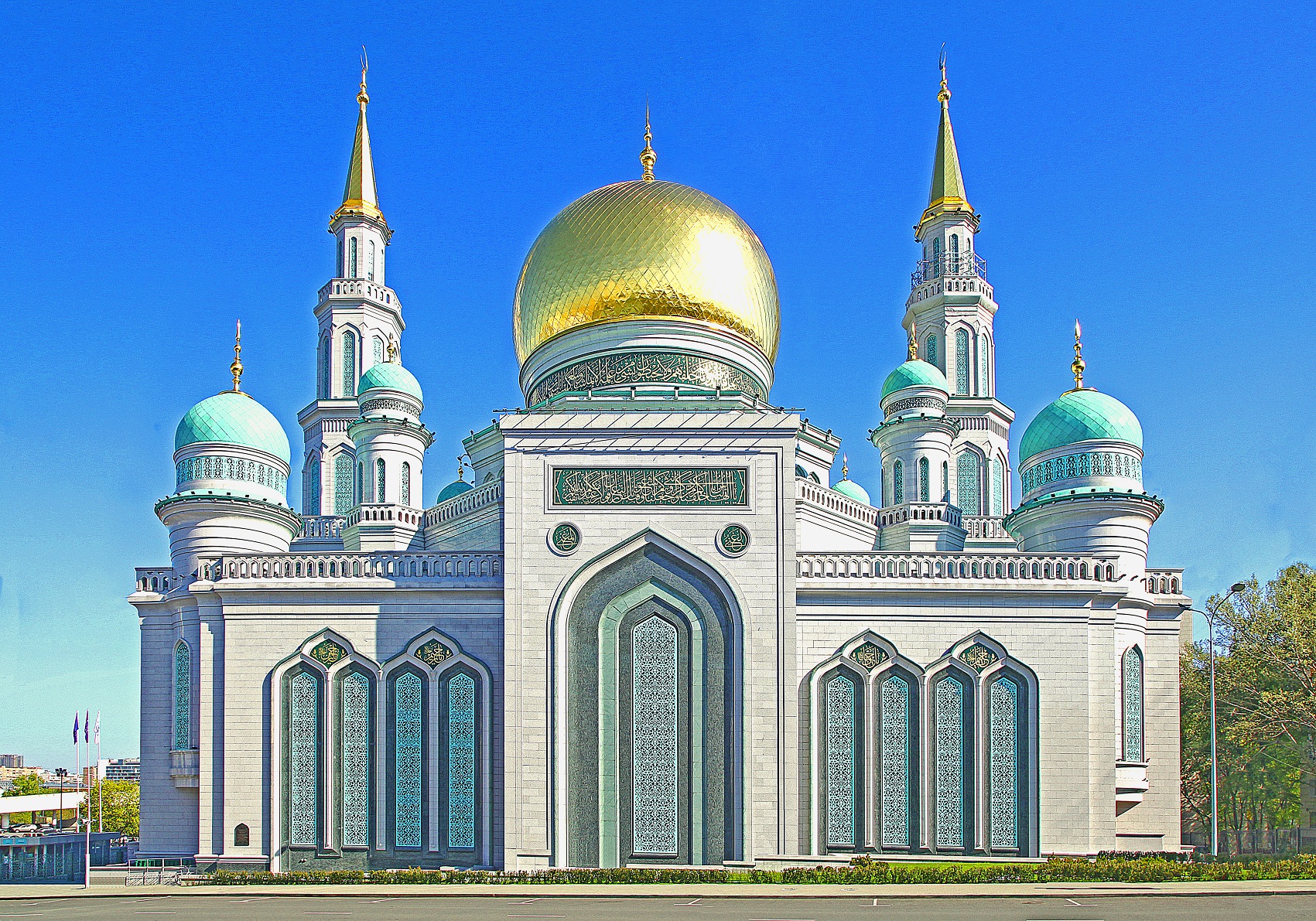 В москве есть мечеть