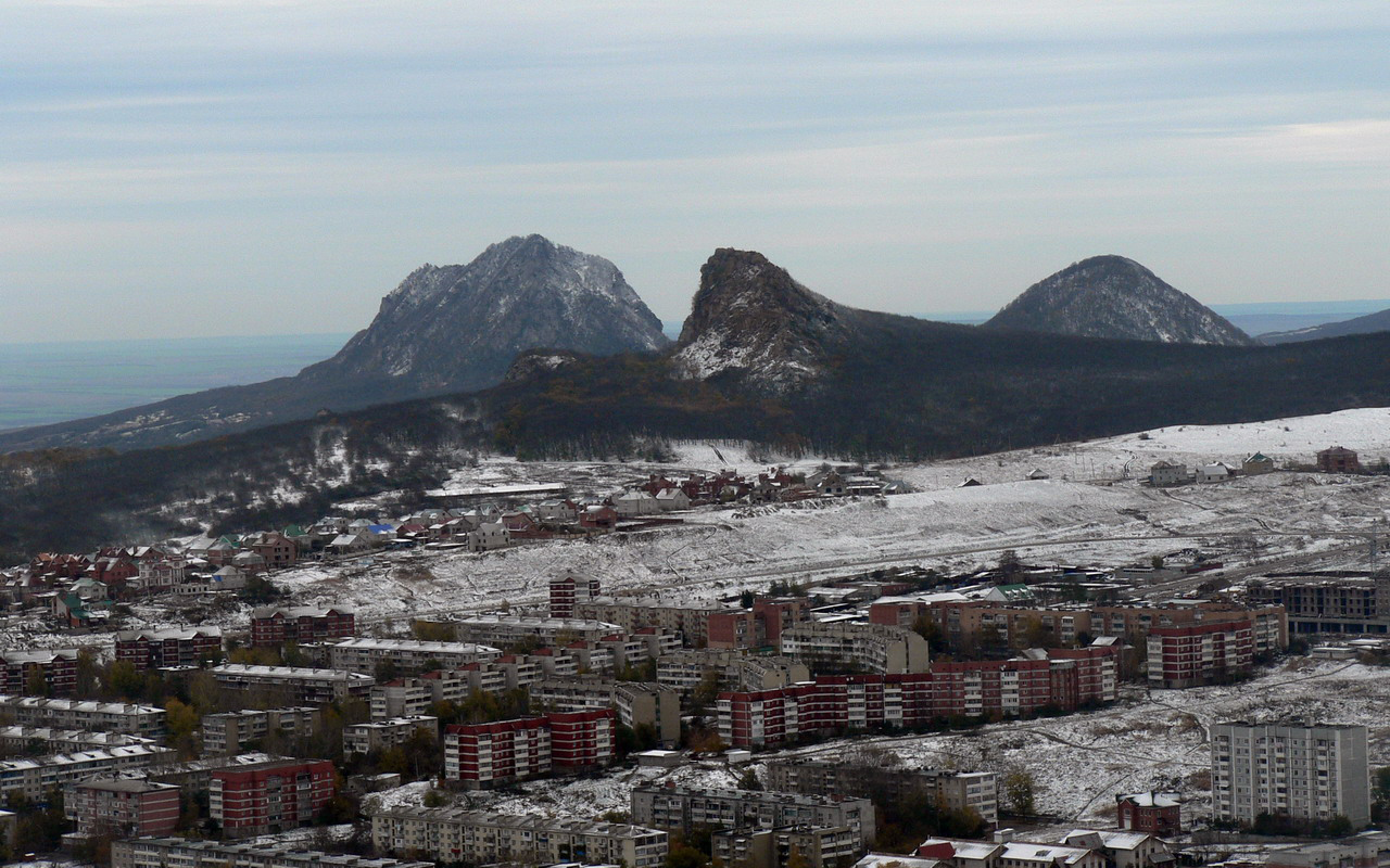 Город лермонтов вид сверху. Горд лермонтов. Горд лермонтов. Город лермонтов горы. Лермонтов город гора шелудивая.